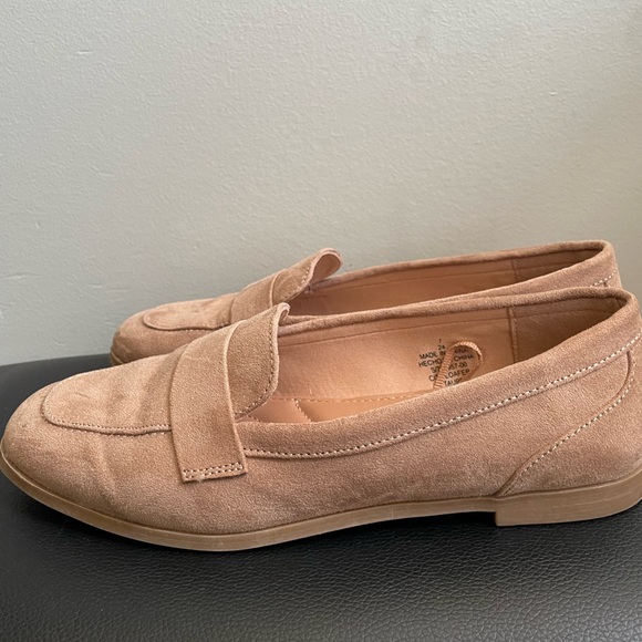 Flats - Picture 3 of 5